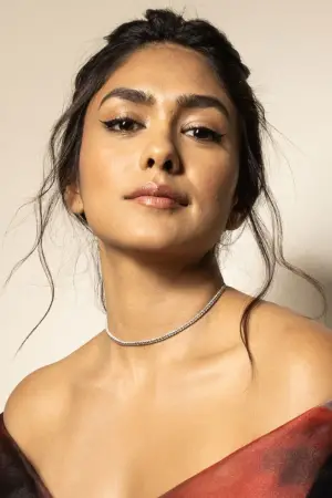 Photo Mrunal Thakur #339686
