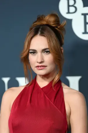 Photo Lily James #32739