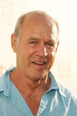 Photo Geoffrey Lewis #78276