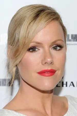 Photo Kathleen Robertson #41402