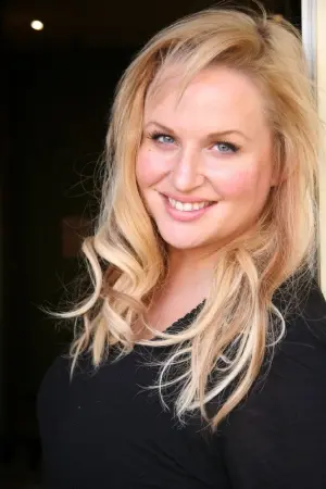 Photo April Telek #133812