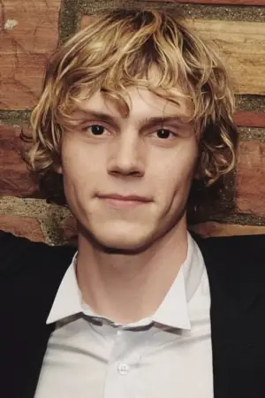 Photo Evan Peters #326457