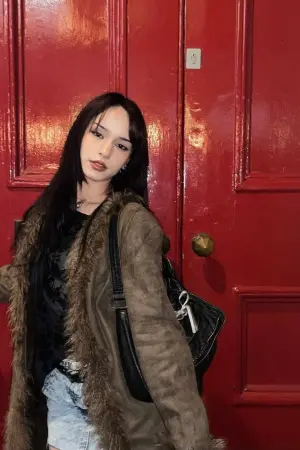 Photo Daniela Madrid Virgen #284269