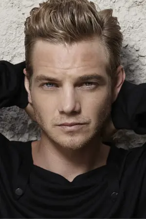 Photo Taylor Handley #53254