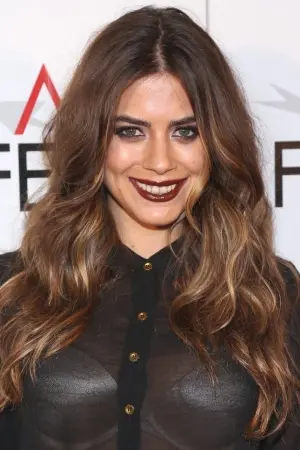 Photo Lorenza Izzo #32086