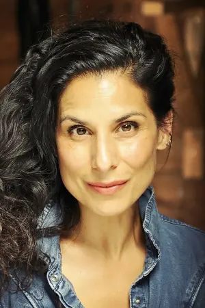 Photo Laara Sadiq #29011