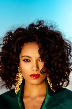 Photo Maisie Richardson-Sellers #29270