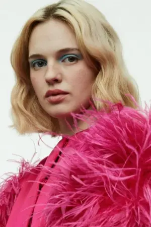 Photo Odessa Young #51115