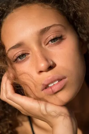 Photo Ella-Rae Smith #68499