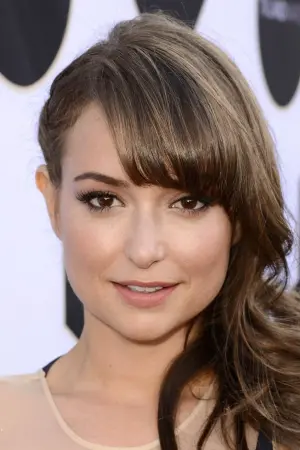 Photo Milana Vayntrub #51620
