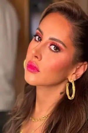 Photo Yasmine Raeis #301169