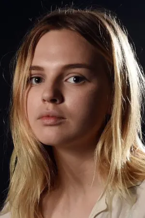 Photo Odessa Young #51114