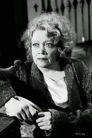 Photo Esther Howard #144160