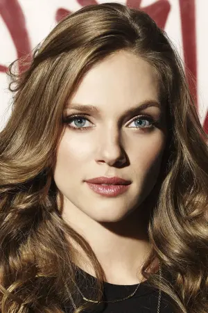 Photo Tracy Spiridakos #27290