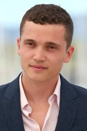Photo Karl Glusman #34507
