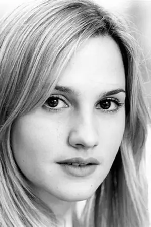 Photo Ruth Bradley #107252