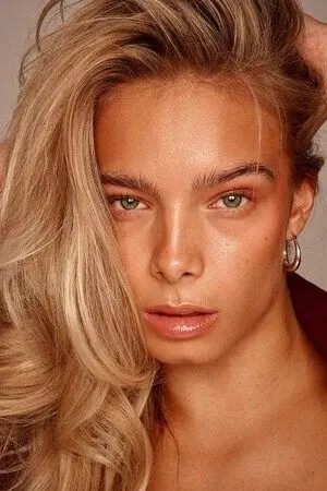 Photo Mina Neighbour #359349