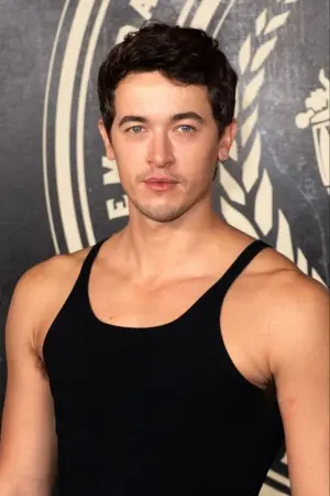 Photo Tom Blyth #69803