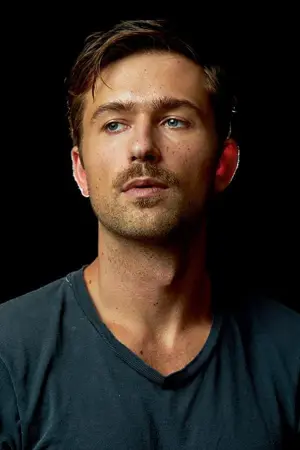 Photo Brandon Sklenar #50383