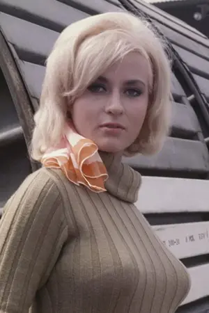 Photo Lee Meredith #206956