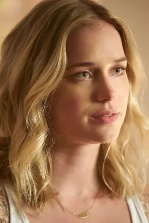 Photo Elizabeth Lail #3160