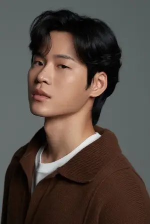 Photo Yun Ji-on #330445