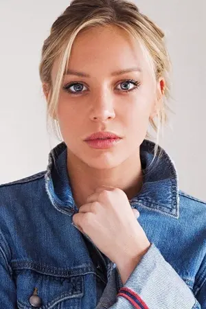 Photo Tara Holt #85927