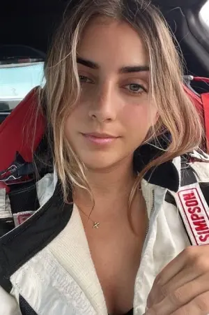 Photo Emelia Hartford #4445