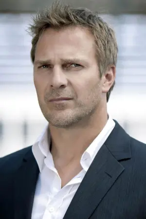 Photo Mike Dopud #23392