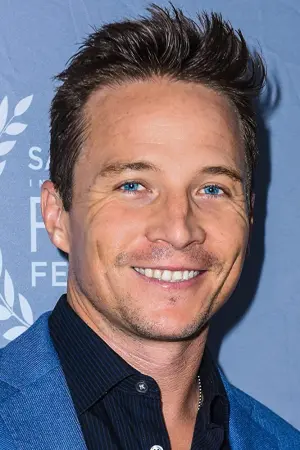 Photo Travis Aaron Wade #28244