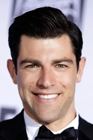 Photo Max Greenfield #41145