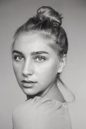 Photo Ella Lily Hyland #389089