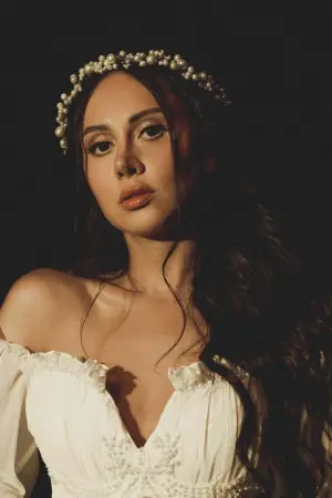 Photo Yasmine Raeis #340096