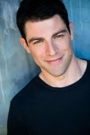 Photo Max Greenfield #41146