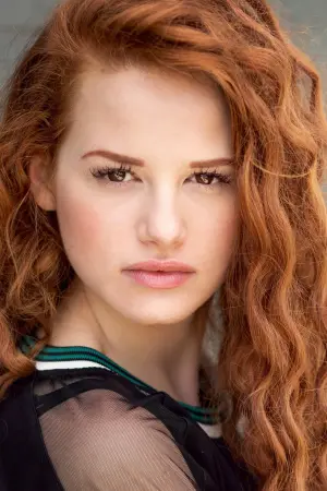 Photo Madelaine Petsch #143933