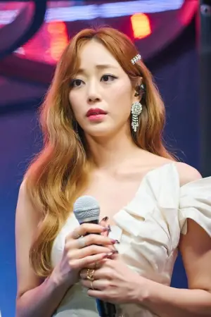 Photo Kim Hyo-jin #320057