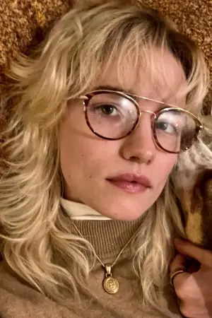 Photo Willa Fitzgerald #70026