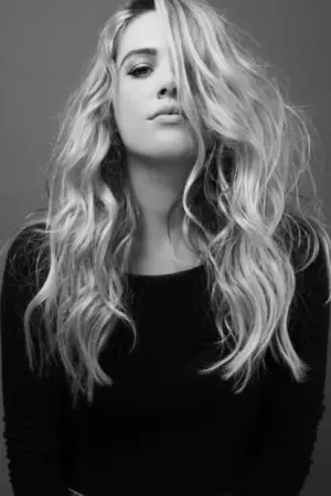 Photo Natalie Hall #144496