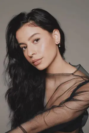 Photo Izabella Alvarez #329061