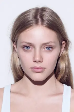 Photo Grace Van Dien #154075