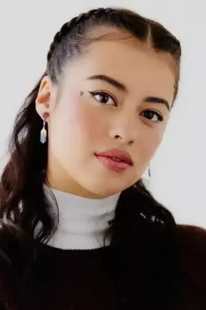 Photo Amber Midthunder #327625