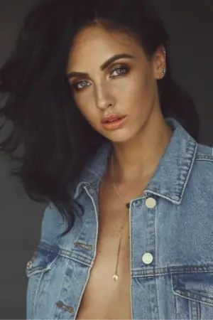 Photo Lili Hodge #370698