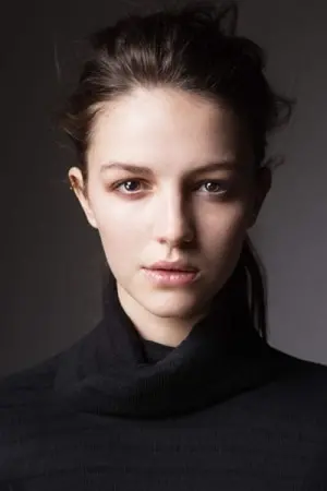 Photo Ella Hunt #75415