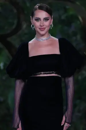 Photo Yasmine Raeis #340097