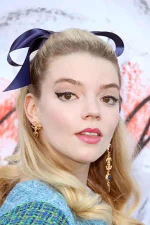 Photo Anya Taylor-Joy #4154