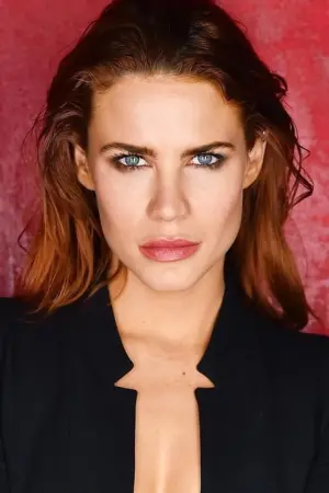 Photo Courtney Hope #61283