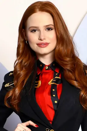 Photo Madelaine Petsch #143935