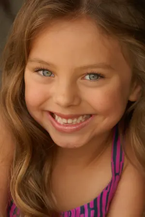 Photo Caitlin Carmichael #26270