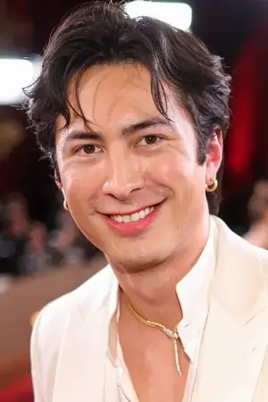 Photo Hudson Williams #373347