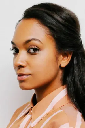 Photo Lyndie Greenwood #132374